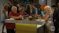 Lou Carpenter, Terese Willis, Sheila Canning in Neighbours Episode 6875