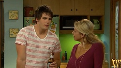 Chris Pappas, Lucy Robinson in Neighbours Episode 6944