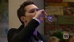 Josh Willis in Neighbours Episode 6976