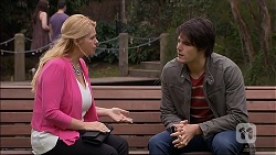 Lucy Robinson, Chris Pappas in Neighbours Episode 7041