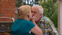 Sheila Canning, Lou Carpenter in Neighbours Episode 7115
