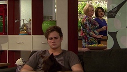 Kyle Canning, Bossy, Sheila Canning, Naomi Canning in Neighbours Episode 7200
