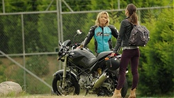 Steph Scully, Victoria Lamb in Neighbours Episode 7548