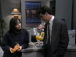 Caroline Alessi, Paul Robinson in Neighbours Episode 