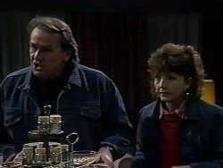 Doug Willis, Pam Willis in Neighbours Episode 1323