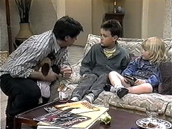 Joe Mangel, Toby Mangel, Sky Bishop in Neighbours Episode 1324