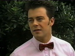 Matt Robinson in Neighbours Episode 