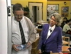 Harold Bishop, Helen Daniels in Neighbours Episode 1338