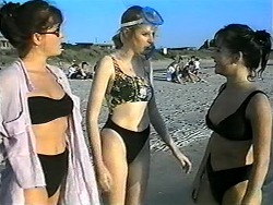 Christina Alessi, Melanie Pearson, Caroline Alessi in Neighbours Episode 1342