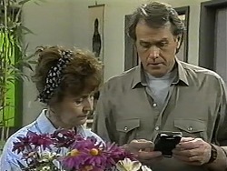 Pam Willis, Doug Willis in Neighbours Episode 