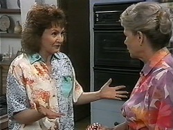 Pam Willis, Helen Daniels in Neighbours Episode 1346