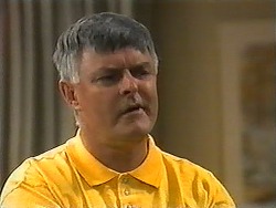 Tom Ramsay in Neighbours Episode 