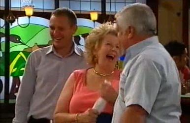 Max Hoyland, Valda Sheergold, Lou Carpenter in Neighbours Episode 4519