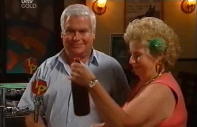 Lou Carpenter, Valda Sheergold in Neighbours Episode 4519