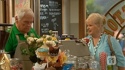 Lou Carpenter, Sheila Canning in Neighbours Episode 