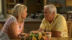 Lauren Turner, Lou Carpenter in Neighbours Episode 6842