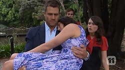 Mark Brennan, Kate Ramsay, Kyle Canning, Sophie Ramsay in Neighbours Episode 