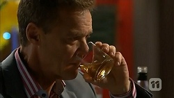 Paul Robinson in Neighbours Episode 