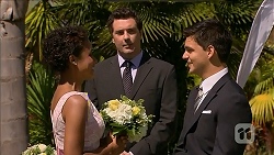 Vic Elmahdi, Wayne Foster, Zeke Kinski in Neighbours Episode 