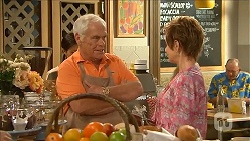 Lou Carpenter, Susan Kennedy in Neighbours Episode 