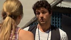 Amber Turner, Rick Blaine in Neighbours Episode 6866