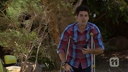 Chris Pappas in Neighbours Episode 