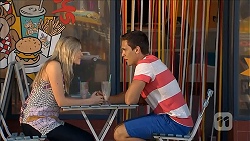 Amber Turner, Josh Willis in Neighbours Episode 