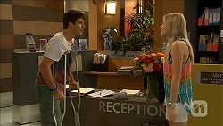 Josh Willis, Amber Turner in Neighbours Episode 