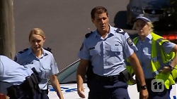 Snr. Const. Kelly Merolli, Matt Turner in Neighbours Episode 6869