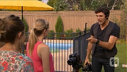 Sonya Rebecchi, Amber Turner, Rick Blaine in Neighbours Episode 6876