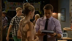 Amber Turner, Josh Willis in Neighbours Episode 