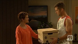 Susan Kennedy, Mark Brennan in Neighbours Episode 6882