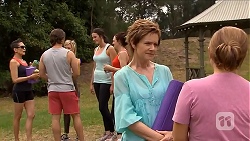 Brad Willis, Susan Kennedy, Terese Willis in Neighbours Episode 