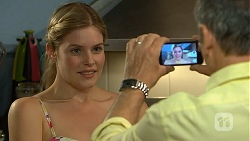 Amber Turner, Karl Kennedy in Neighbours Episode 