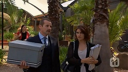 Toadie Rebecchi, Naomi Canning in Neighbours Episode 