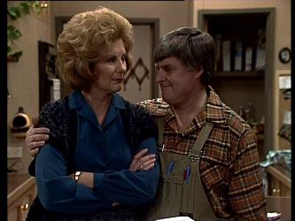 Madge Mitchell, Tom Ramsay in Neighbours Episode 0291