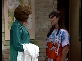 Madge Mitchell, Zoe Davis in Neighbours Episode 