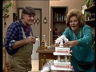 Tom Ramsay, Madge Mitchell in Neighbours Episode 0293