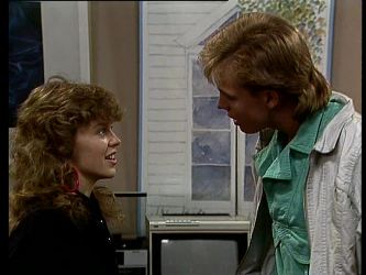 Charlene Mitchell, Scott Robinson in Neighbours Episode 