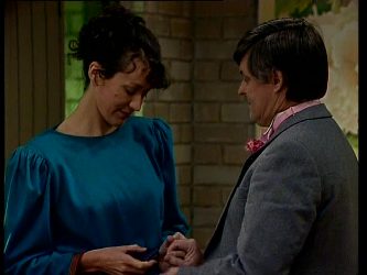 Jean Richards, Tom Ramsay in Neighbours Episode 0296