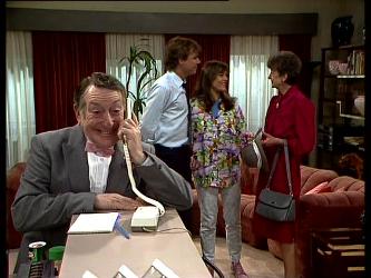 Harry Henderson, Tony Chapman, Zoe Davis, Nell Mangel in Neighbours Episode 0297