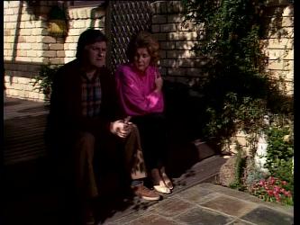 Tom Ramsay, Madge Mitchell in Neighbours Episode 0297