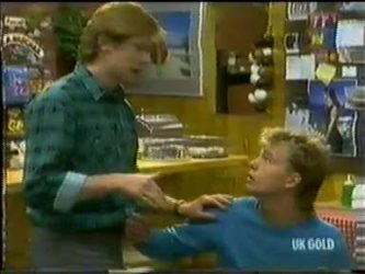 Clive Gibbons, Scott Robinson in Neighbours Episode 0300