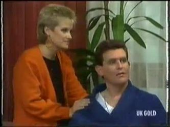 Daphne Clarke, Des Clarke in Neighbours Episode 0304