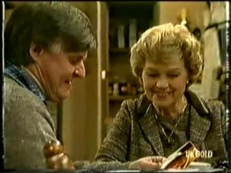 Tom Ramsay, Edna Ramsay in Neighbours Episode 0333