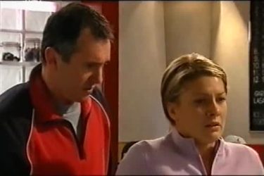 Karl Kennedy, Izzy Hoyland in Neighbours Episode 4403