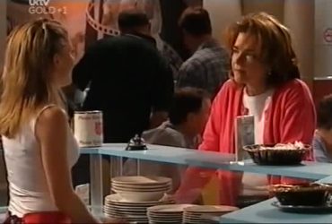 Izzy Hoyland, Lyn Scully in Neighbours Episode 