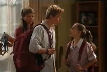 Steph Scully, Boyd Hoyland, Summer Hoyland in Neighbours Episode 4422