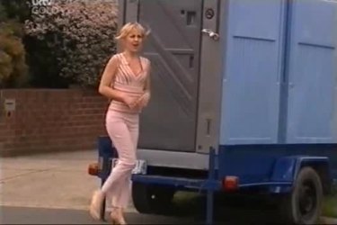 Sindi Watts in Neighbours Episode 