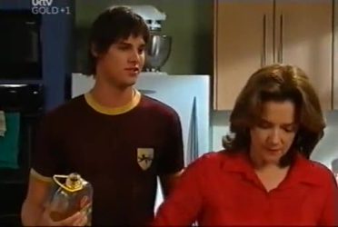 Jack Scully, Lyn Scully in Neighbours Episode 4476